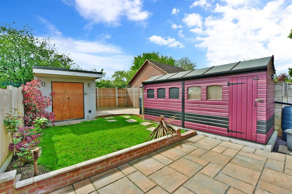 Cedar Road, Strood, Rochester, Kent 3 bed semidetached house £335,000