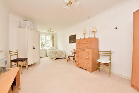 2 bedroom flat for sale - Massetts Road, Horley, Surrey