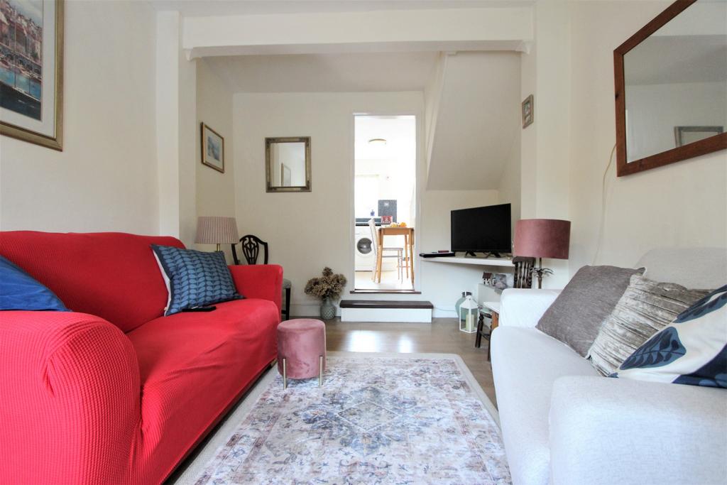 Dover Road, Walmer, CT14 2 bed terraced house for sale £229,950