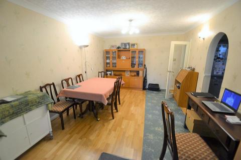 57 The Gardens, Feltham, TW14 9PP