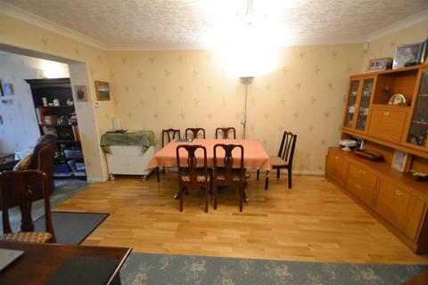 57 The Gardens, Feltham, TW14 9PP