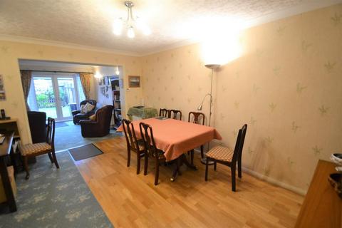 57 The Gardens, Feltham, TW14 9PP