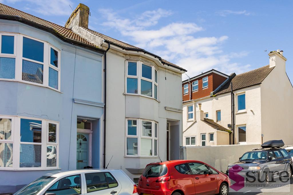 Bute Street, Brighton 4 bed end of terrace house £2,686 pcm (£620 pw)