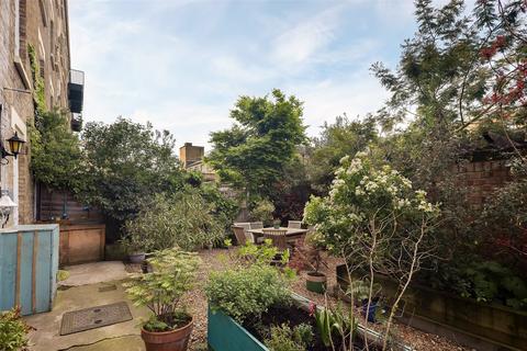 22 Ainsley Street, London, E2 0DL