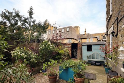 22 Ainsley Street, London, E2 0DL