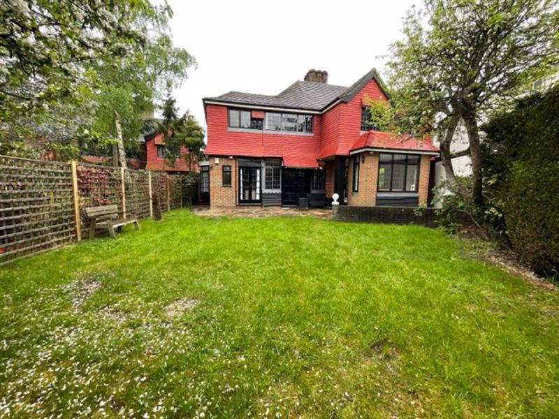 Heather Walk, Edgware 5 bed detached house £3,700 pcm (£854 pw)