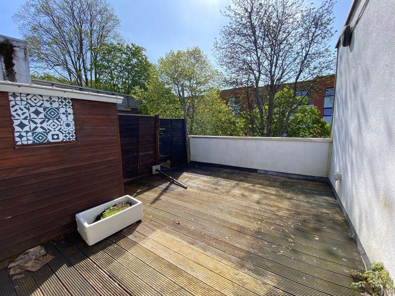 Well Farm Heights, Godstone Road, Whyteleafe 1 bed apartment for sale