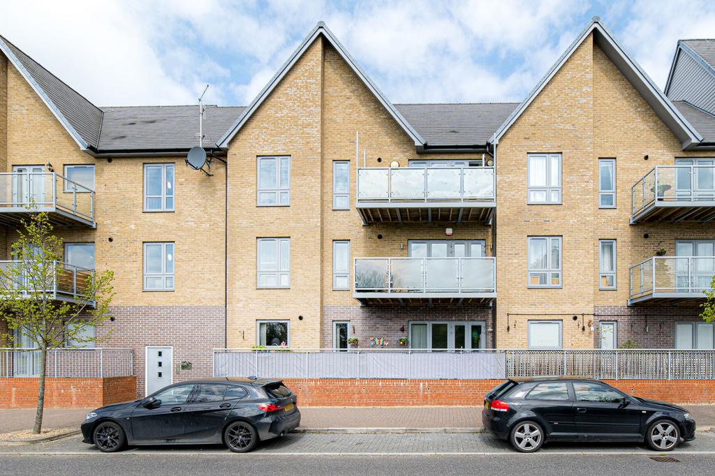 Repton Avenue, Ashford, TN23 2 bed apartment for sale £240,000