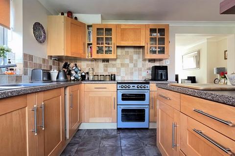 69 Herne Rise, Ilminster, TA19 0HH