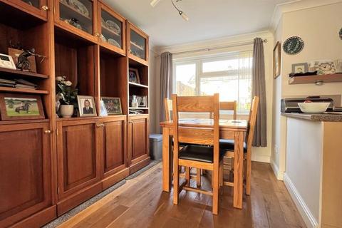 69 Herne Rise, Ilminster, TA19 0HH