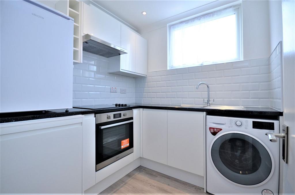 Mill Hill Road, Acton W3 8JE 1 bed flat £1,450 pcm (£335 pw)