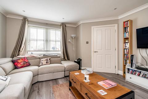 11 Fernieside Place, Edinburgh, EH17 7LF