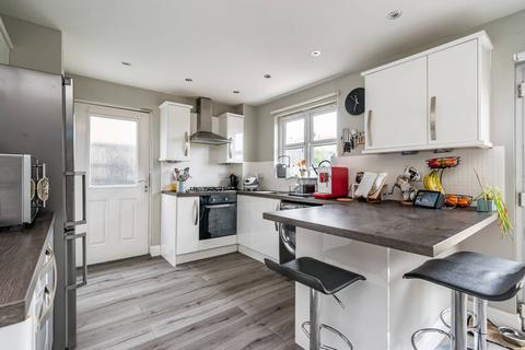 11 Fernieside Place, Edinburgh, EH17 7LF