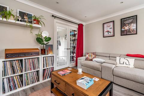 11 Fernieside Place, Edinburgh, EH17 7LF