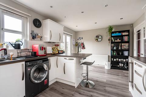 11 Fernieside Place, Edinburgh, EH17 7LF