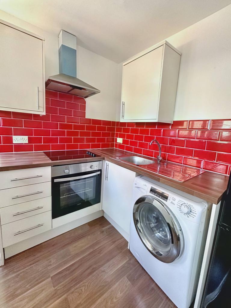 Gladstone Avenue, Loughborough LE11 Ground floor flat to rent £695