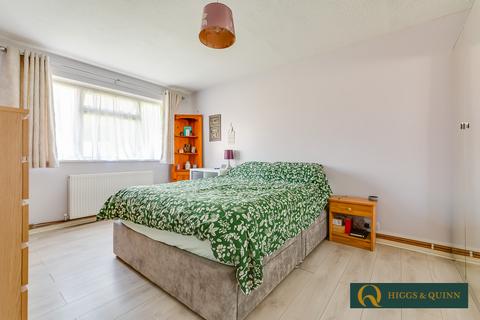 29 Levett Road, Leatherhead, KT22 7EG