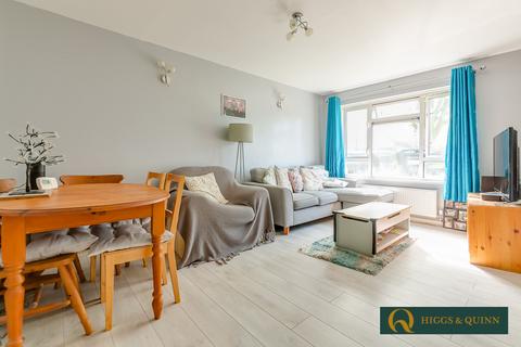 29 Levett Road, Leatherhead, KT22 7EG