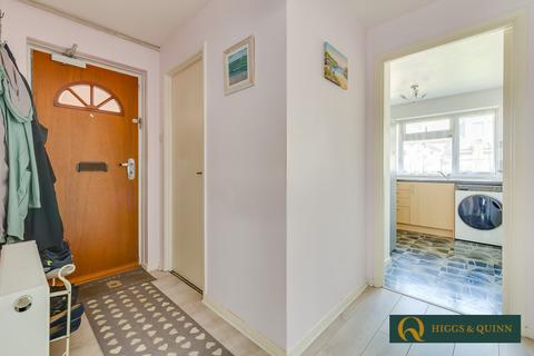 29 Levett Road, Leatherhead, KT22 7EG