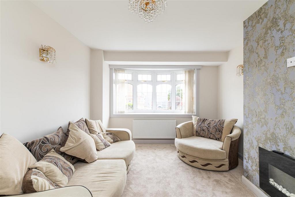 Angerton Avenue, Shiremoor, Newcastle... 2 bed semidetached bungalow