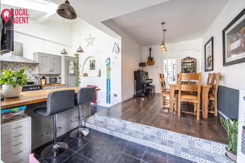 90 Shepherds Lane, Dartford, DA1 2NN