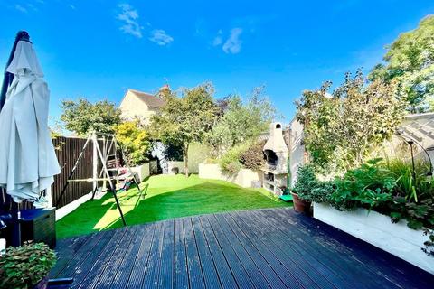 90 Shepherds Lane, Dartford, DA1 2NN