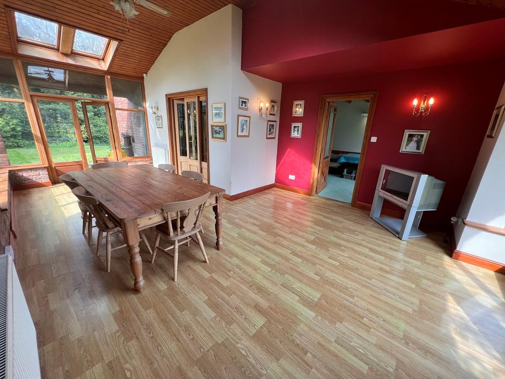 Howick Cross Lane, Penwortham, Preston, PR1 4 bed detached house for