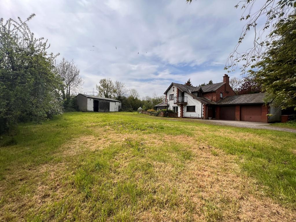 Howick Cross Lane, Penwortham, Preston, PR1 4 bed detached house £550,000