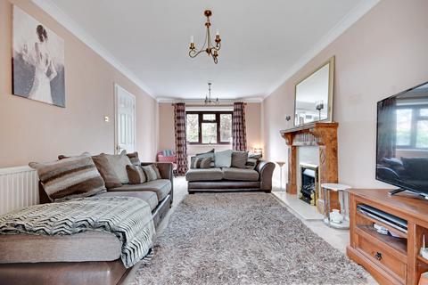 4 bedroom detached house for sale, Parsonage Close, Broomfield