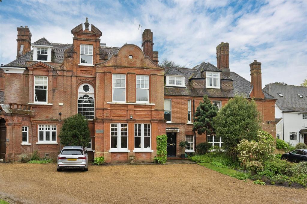 Perry Hill, Worplesdon, Guildford, Surrey, GU3 5 bed house for sale £1,195,000
