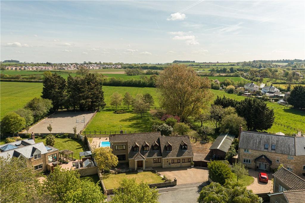 Great Coxwell, Faringdon... 5 bed equestrian property for sale £1,395,000