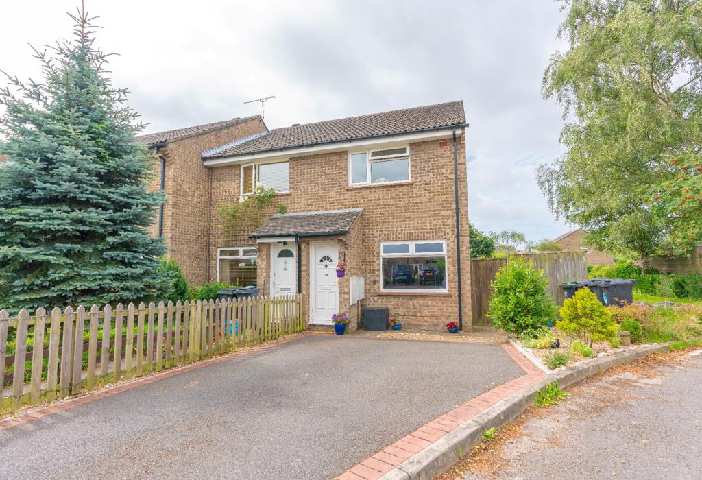 Fritham Gardens, Throop, Bournemouth, Dorset 2 bed end of terrace house