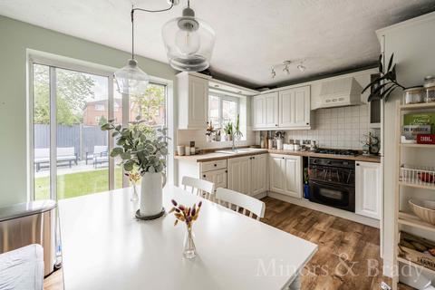 3 bedroom end of terrace house for sale - Copenhagen Way, Norwich
