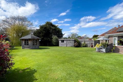 3 bedroom detached bungalow for sale - Felpham, West Sussex