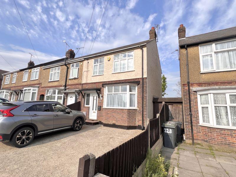 Oakley Road, Leagrave, Luton 2 bed end of terrace house £310,000