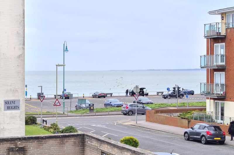 Hometide House, LeeOnTheSolent 1 bed retirement property £120,000