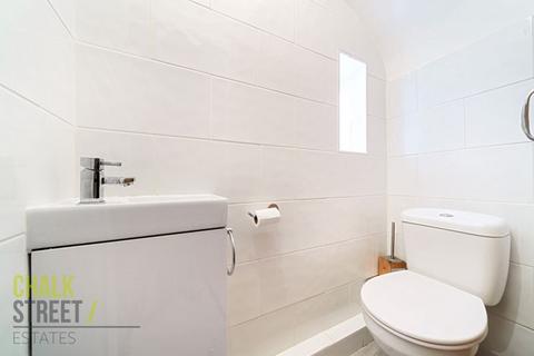 95 Lakeside, Rainham, RM13 9SN