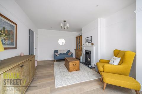 6 Connaught Road, Hornchurch, RM12 4NS