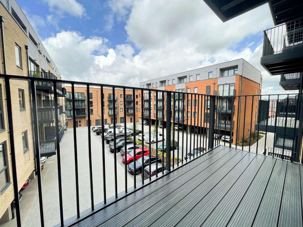 Copperhouse Green, Dartford, Kent 1 bed flat £1,473 pcm (£340 pw)