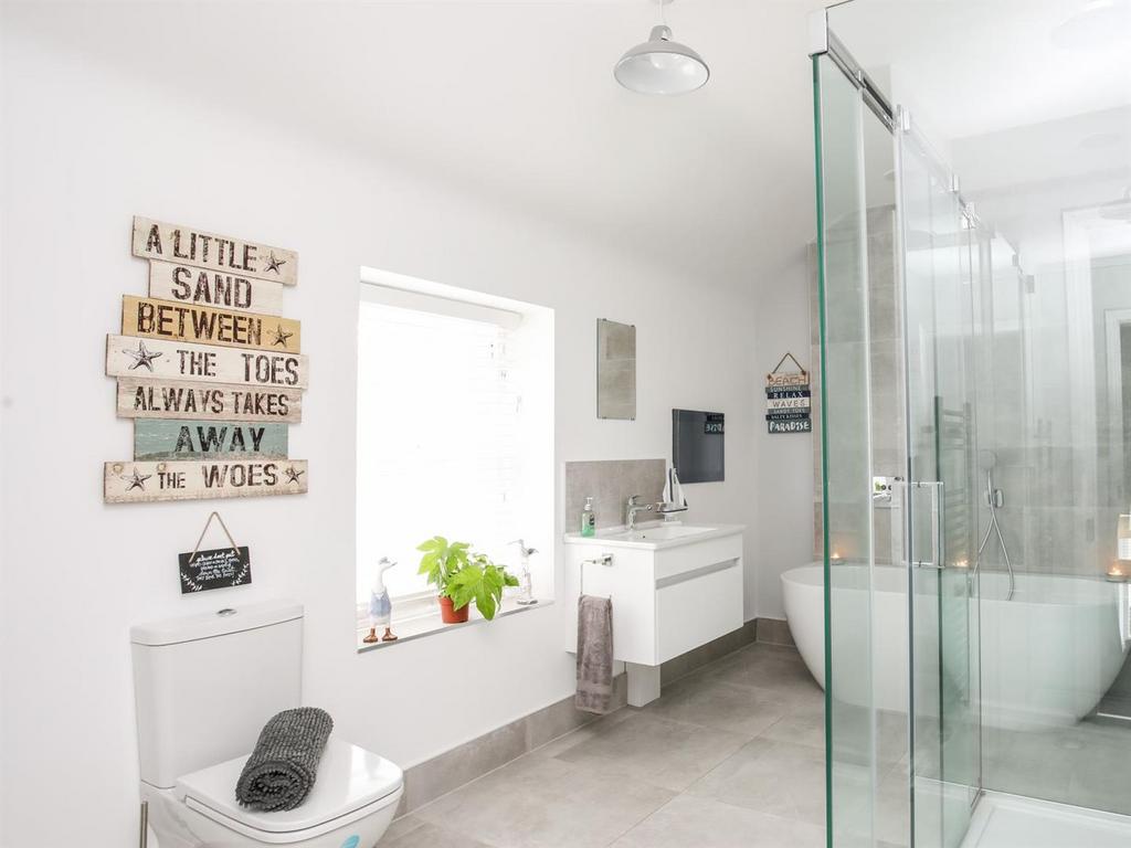 Bathroom.jpeg