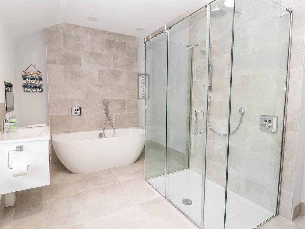Bathroom1.jpeg