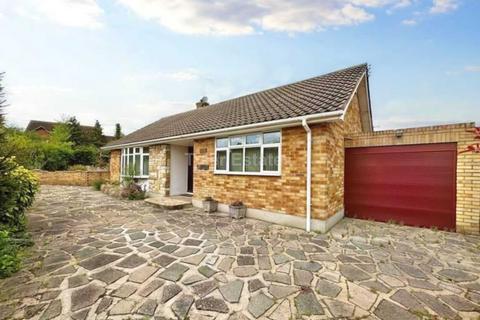 3 bedroom detached bungalow for sale - Trinity Road, Billericay CM11