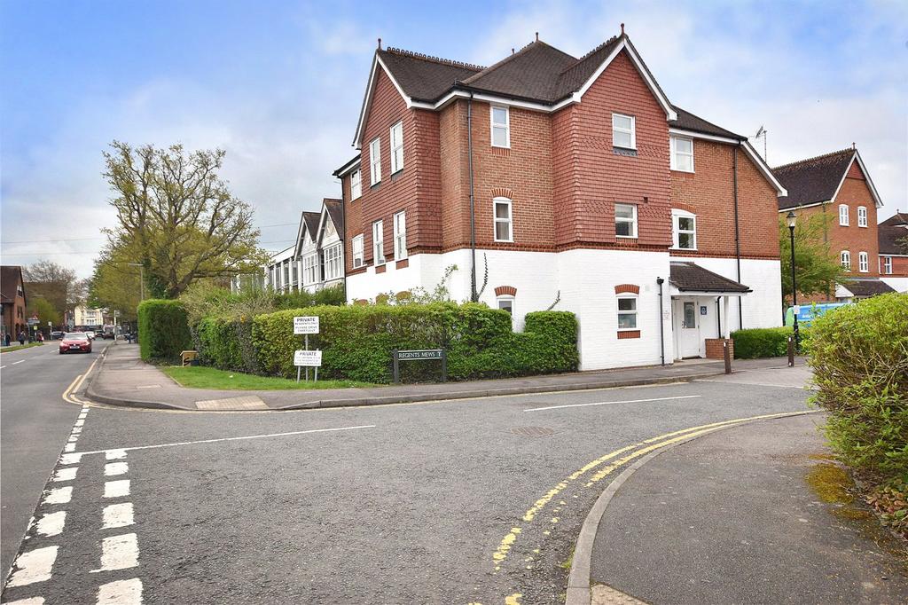 Horley, Surrey, RH6 2 bed apartment for sale £239,950