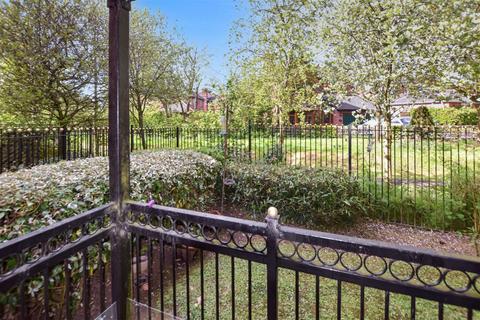 19 Lanark Gardens, Widnes, WA8 9DT