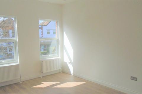2 bedroom flat to rent, Osterely TW7