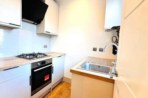 2 bedroom flat to rent, Osterely TW7