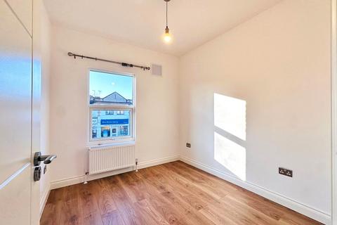 2 bedroom flat to rent, Osterely TW7