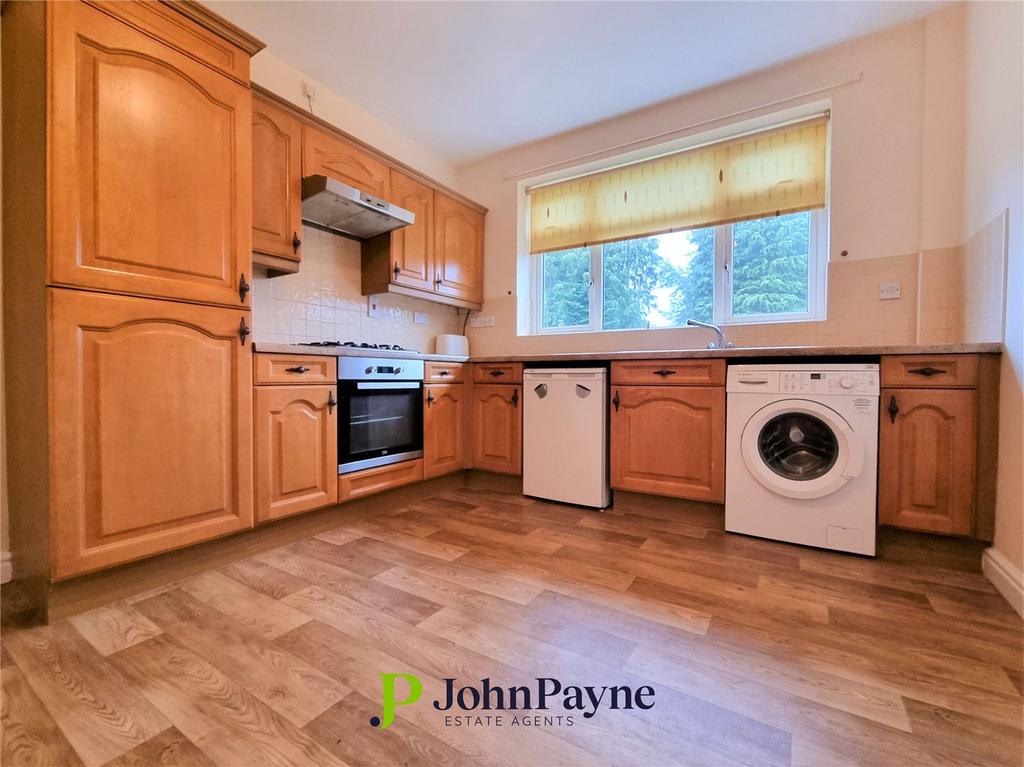Nuneaton Road, Bulkington, Bedworth, Warwickshire, CV12 2 bed bungalow