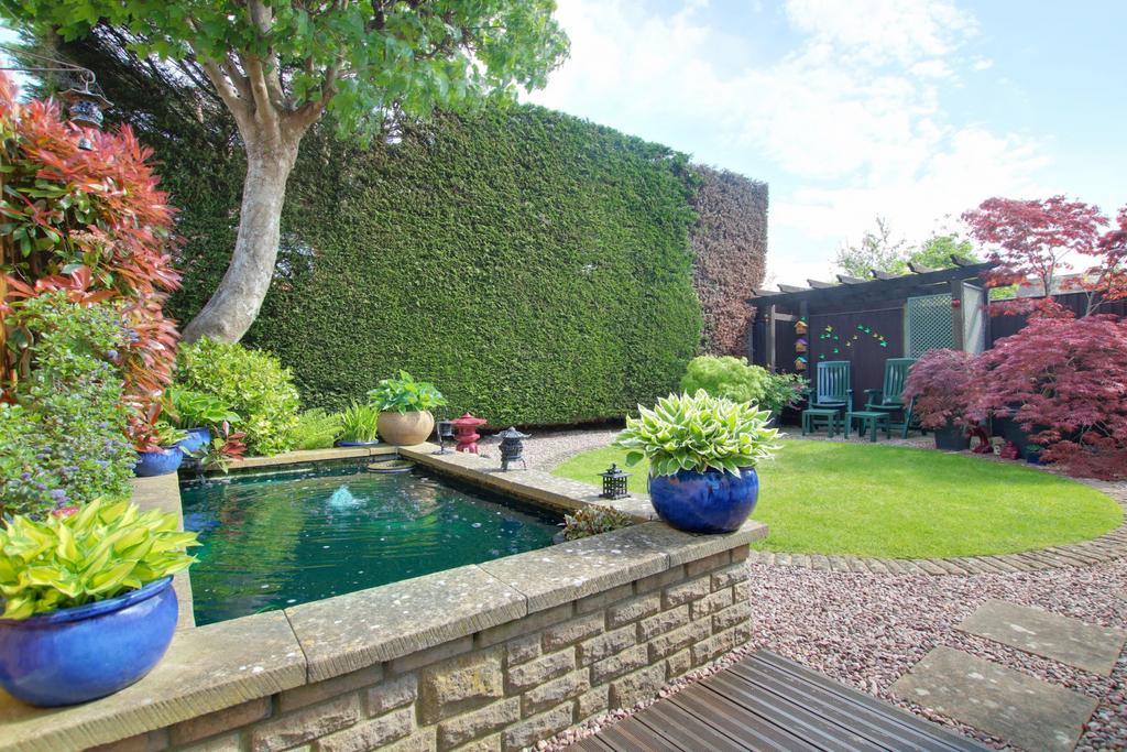 Maybush, Southampton 3 bed detached house for sale £375,000