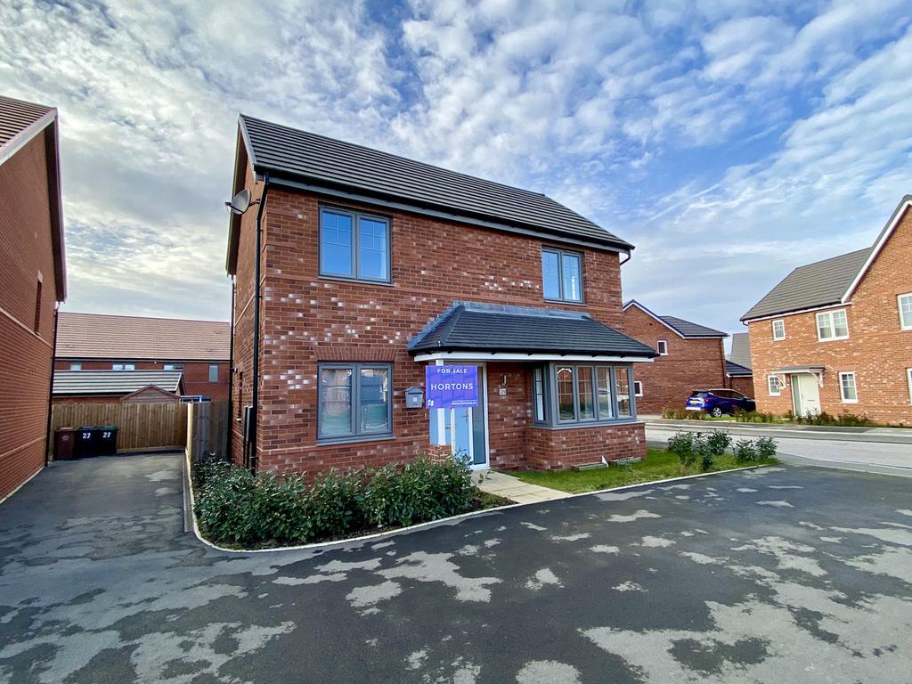 Moonstone Way, Swadlincote, DE11 4 bed detached house for sale £325,000